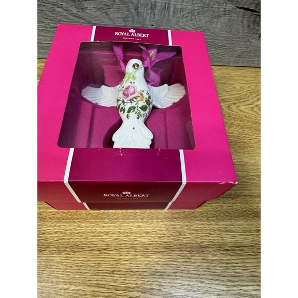 Royal Albert Bone China Old Country Roses Dove of Peace Hanging Ornament - Picture 2 of 9